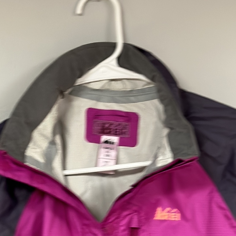 REI Hooded Rain Jacket Nylon Fuchsia Windbreaker hidden hood Coat, XL 18  Great! - Picture 10 of 11